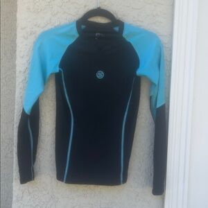 Skins Youth Black/Turquoise V-neck Long Sleeve Compression Top Size M